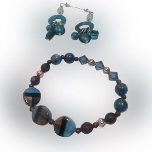 Vintage 1990’s Handcrafted Turquoise Colored Stretch Bracelet & Earrings Set